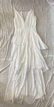 Lade das Bild in den Galerie-Viewer, Ethereal dress: Size 12
