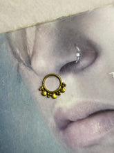 Cargar imagen en el visor de la galería, Gold septum ring
