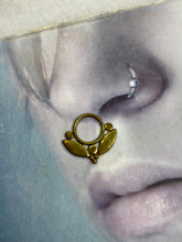 将图片加载到图库查看器，Gold septum ring
