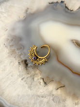 将图片加载到图库查看器，Agate septum ring
