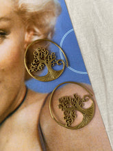 Lade das Bild in den Galerie-Viewer, Gold tree of life earrings
