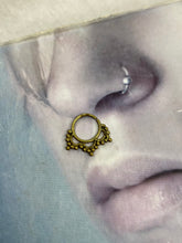 将图片加载到图库查看器，Gold septum ring
