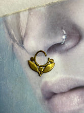 将图片加载到图库查看器，Gold septum ring
