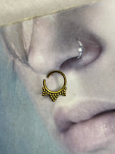 将图片加载到图库查看器，Gold septum ring
